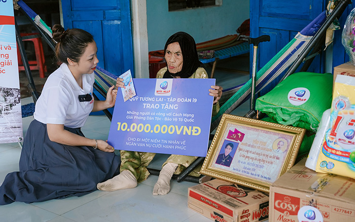 Biểu tượng liên hệ hỗ trợ khách hàng 24/7 của PK88